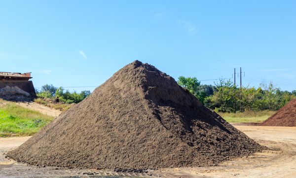 Black Dirt Delivery in Santa Ana