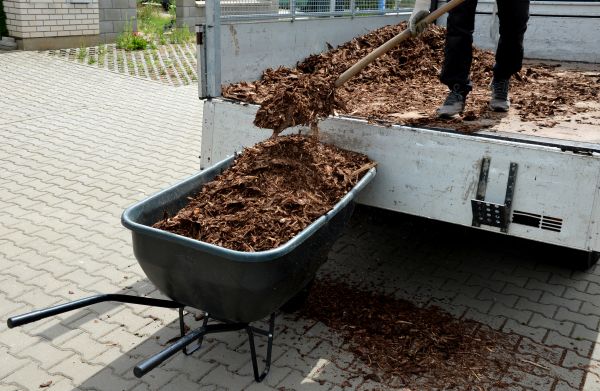Bulk Mulch Delivery in Santa Ana