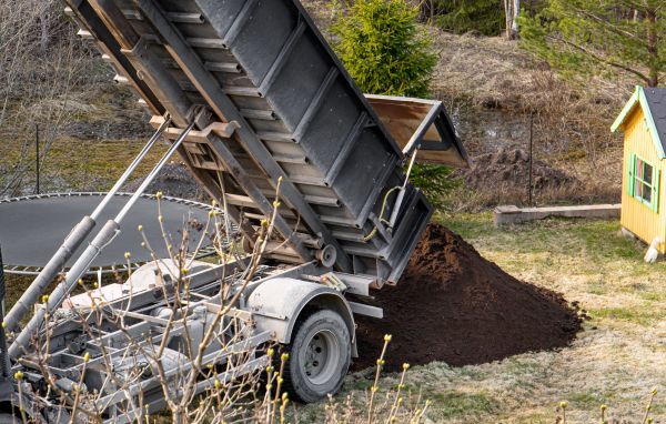 Yard Soil Delivery in Santa Ana