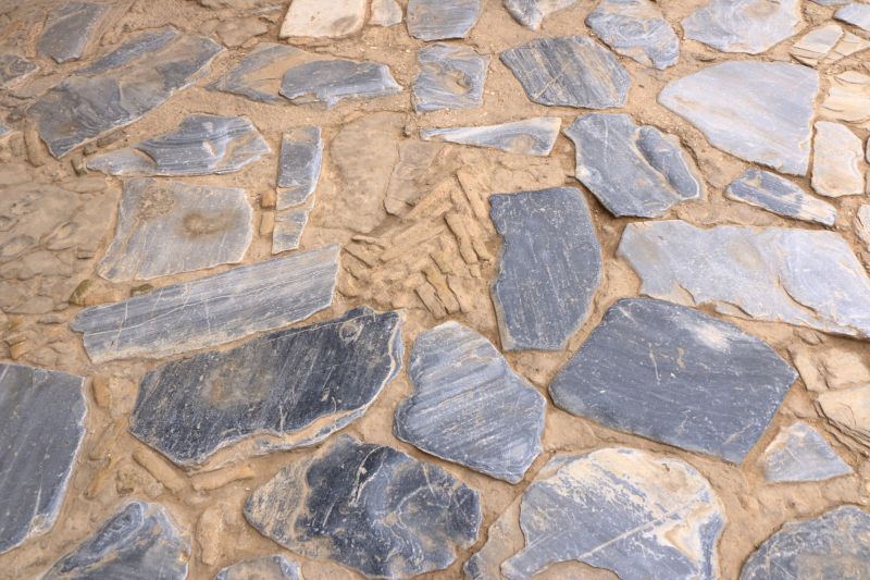 Natural stone paver arrangement